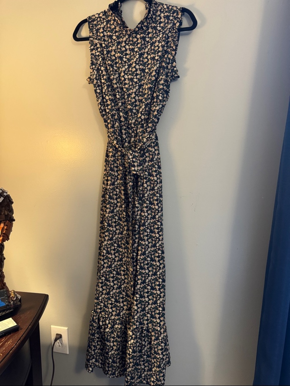 SHEIN Black Maxi Dress with White and Pink Floral Print